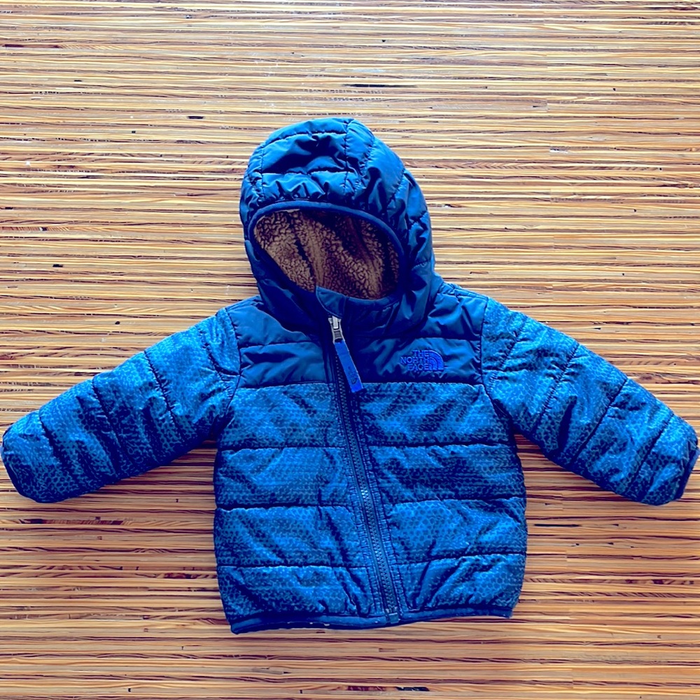 Baby boys North Face winter coat fleece lined reversible 6-12 mo.